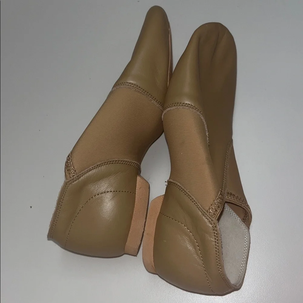 Tan Leather Slip-On Jazz & contemporary Dance Shoes size 13.5 preowned